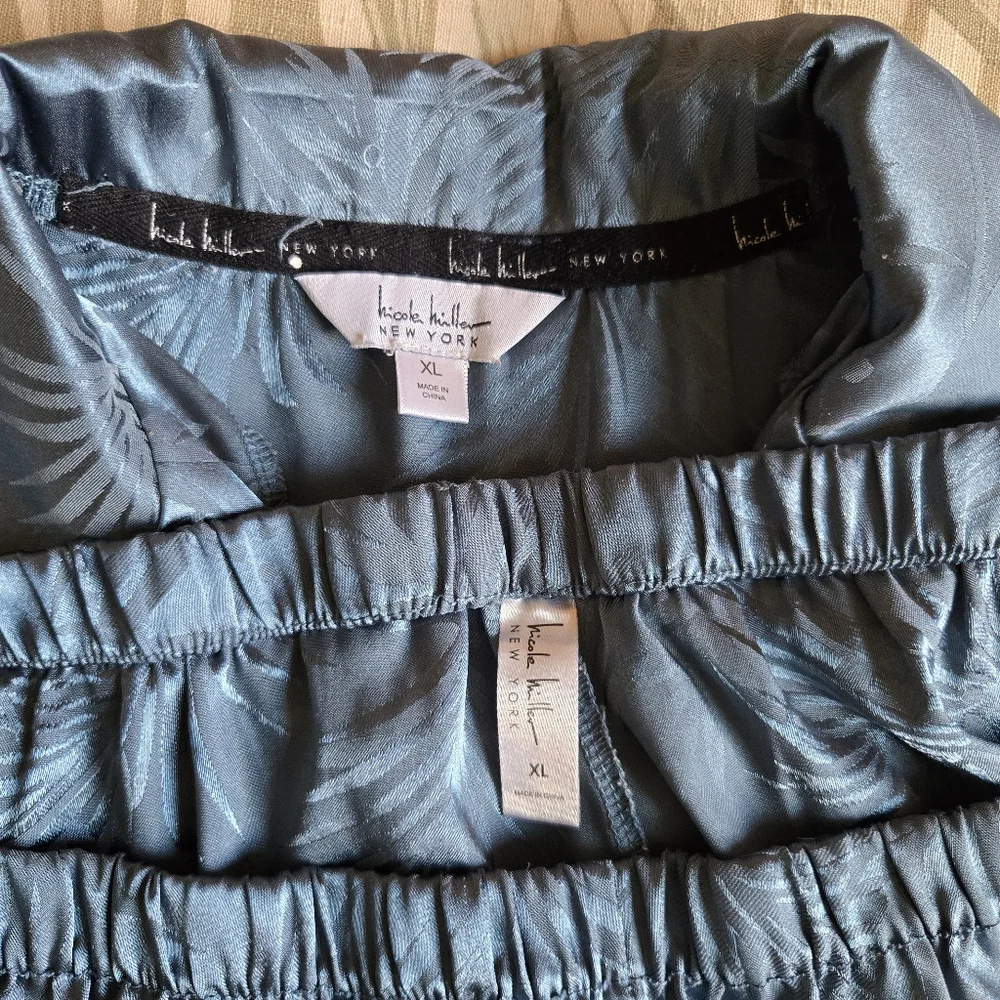 3/$25 Nicole Miller New York Pajama Short Set Sleepwear Satin Finish Floral Teal - Picture 8 of 10